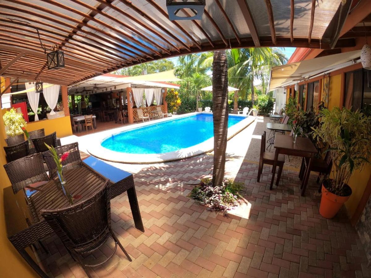 Cabinas El Colibri Puerto Carrillo Exterior photo