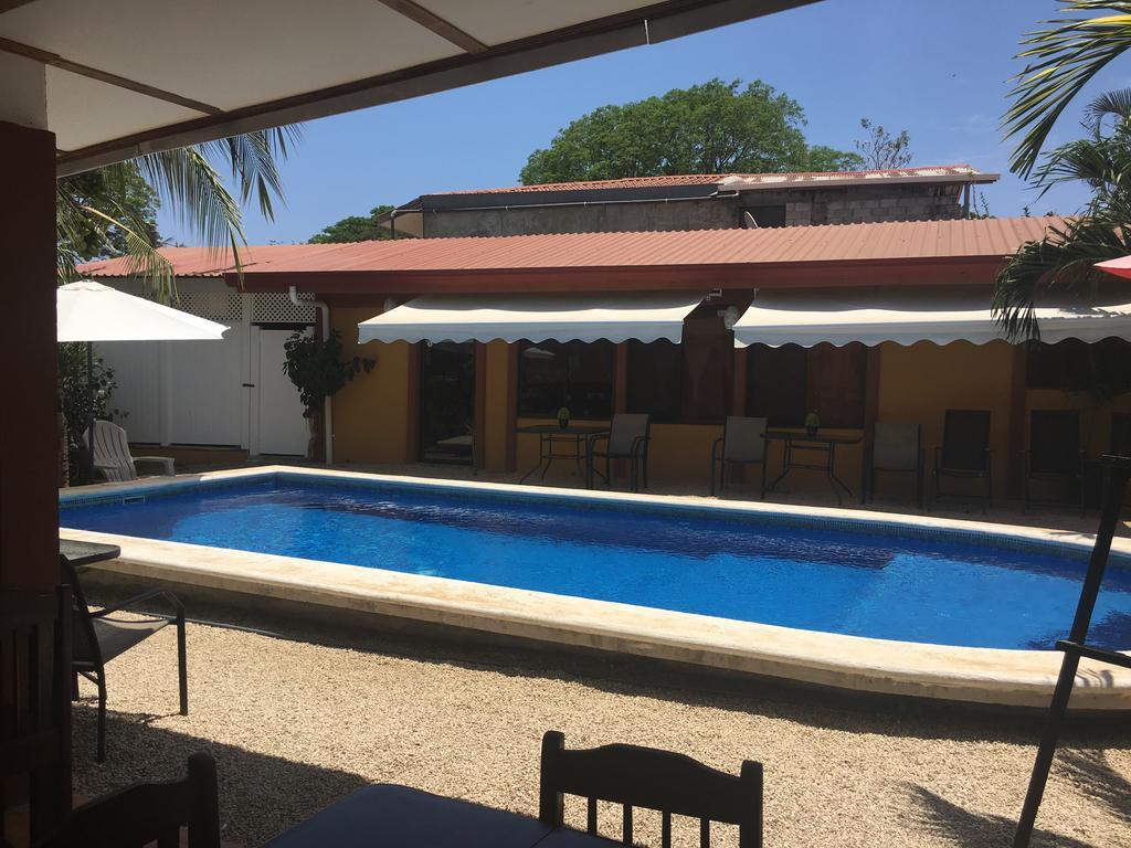 Cabinas El Colibri Puerto Carrillo Exterior photo