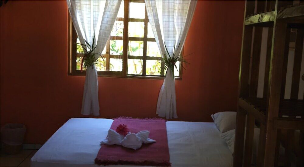 Cabinas El Colibri Puerto Carrillo Exterior photo